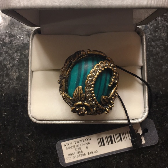 Ann Taylor Fashion ring - Picture 1 of 4